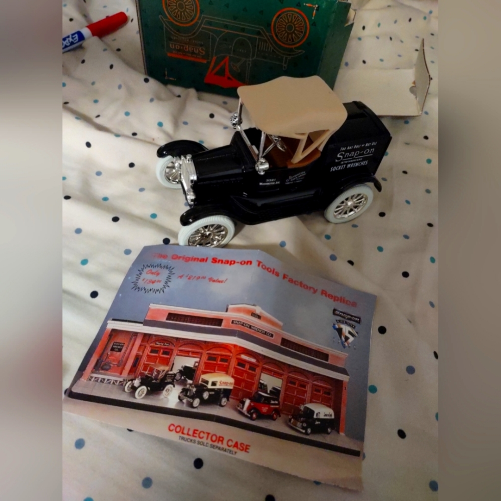 Coin bank snap on tool